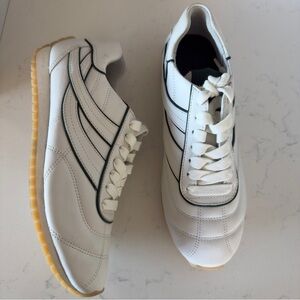 Vince Oasis Runner white leather Sneakers | Size 6 | New Without Box